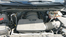 Load and play video in Gallery viewer, 2024 Cadillac ESCALADE engine-start video, stock 44911197 | TheCarPart
